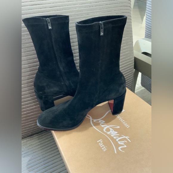 Christian Louboutin Size 39.5
Adoxa Stretch Suede Red-Sole Botties 70 - Picture 9 of 16